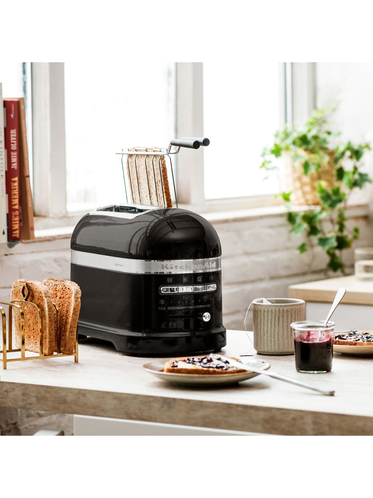 2-Slot Toaster Black