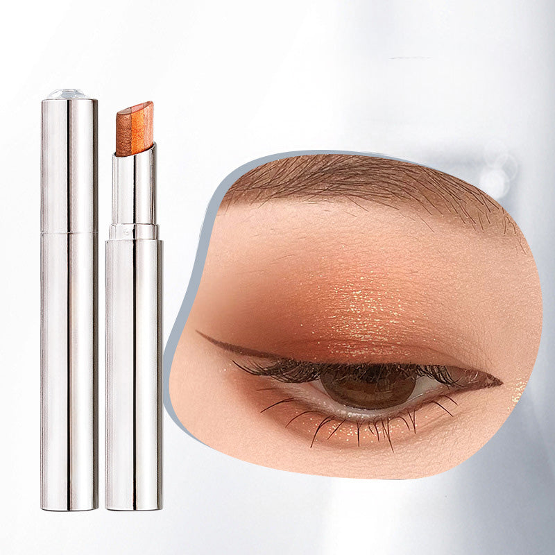 Benefit crit! π₯ Buy 1 get 2 waterproof eyeshadow sticks, a must-have for lazy people!