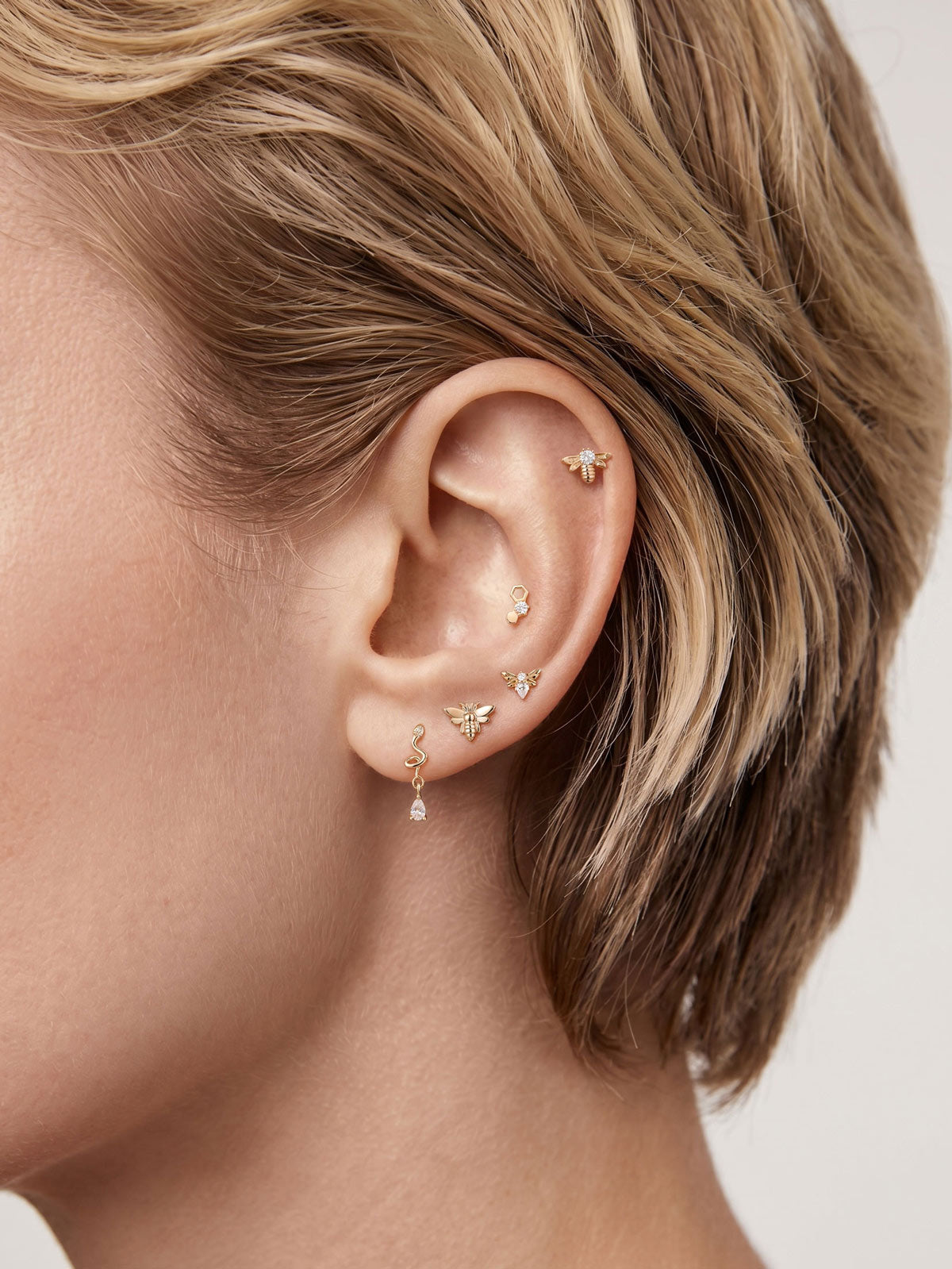 KOSINER 14K Solid Gold Honeycomb Flat Back Stud