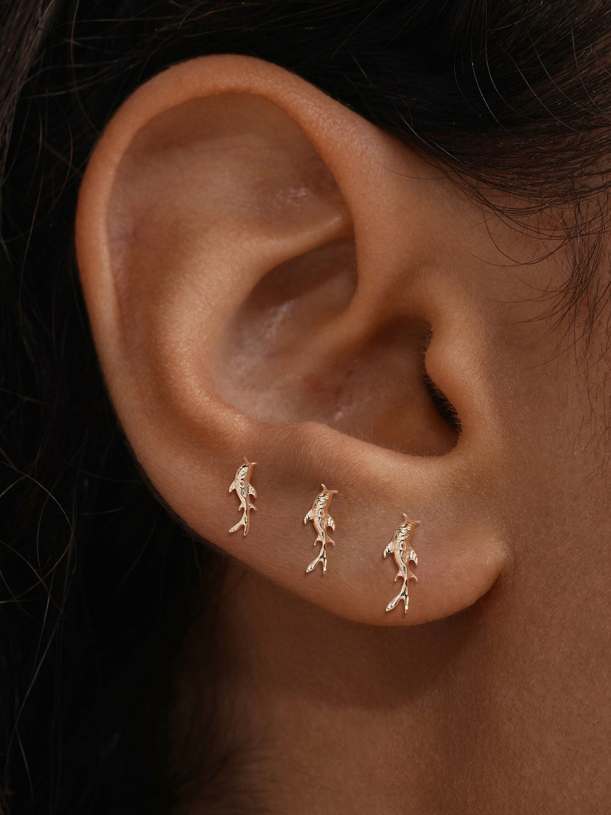 KOSINER 14K Solid Gold Dainty Textured Goldfish Flat Back Stud